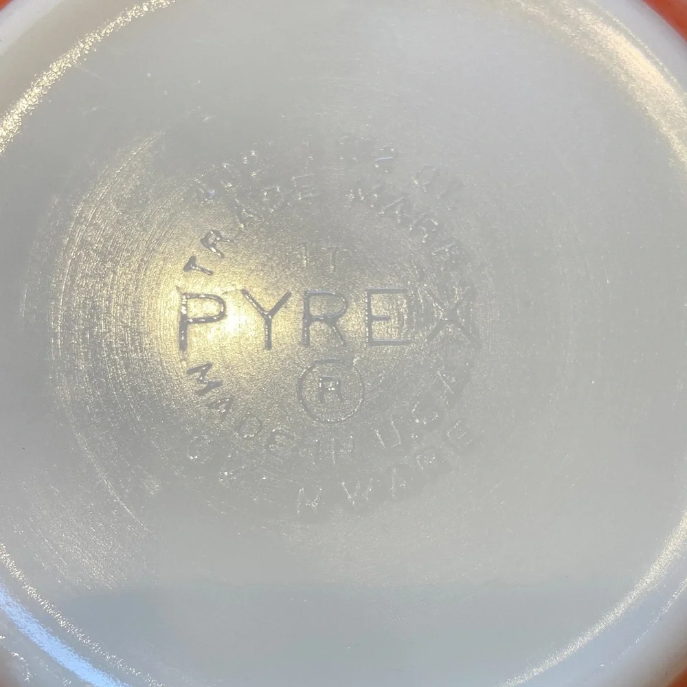 Pyrex Vintage Orange 1.50 Quart Mixing Bowl with White Interior - Picture 6 of 6